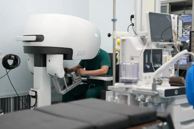九江市一医院完成江西省首例机器人5G远程肝胆胰外科手术并亮相全国学术平台(图3)