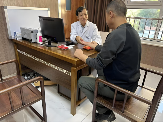 河北省首届名中医李炳茂：手诊绝技惠万民 高尚医德暖人心(图2)