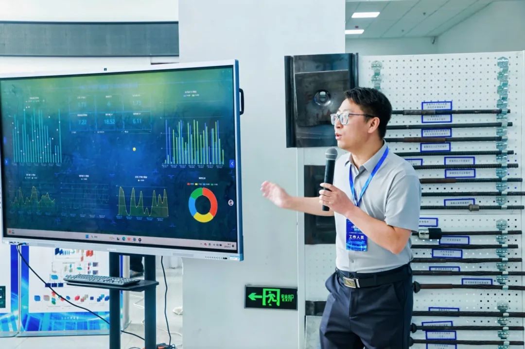西安科技大学举行人工智能活动周(图1)
