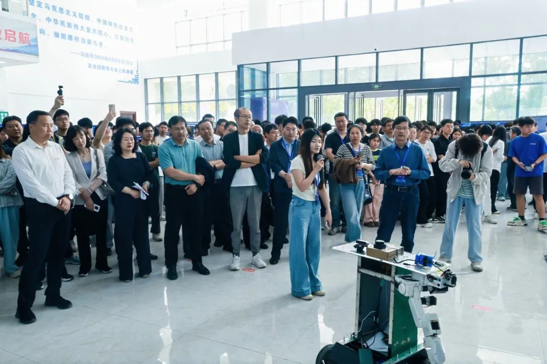 西安科技大学举行人工智能活动周(图3)