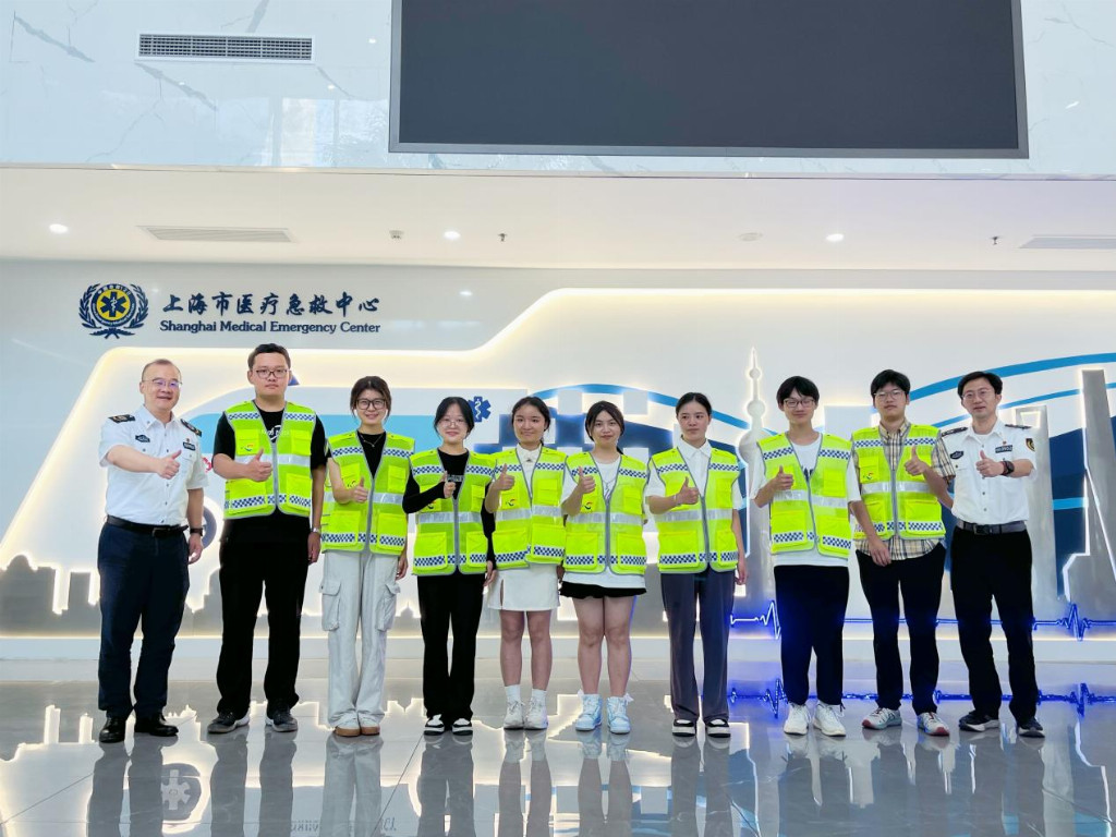 上健医学子交出基于银发经济服务模式探索的创新答卷(图1)