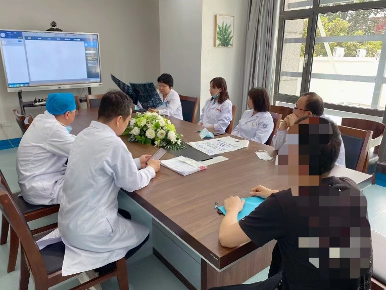 西安交大二附院母胎医学团队“胎超管家”上线(图1)